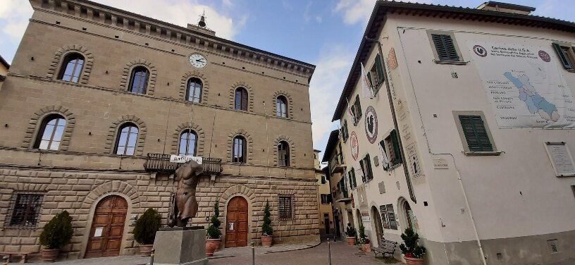 Piazza Matteotti-格雷韦伊恩基亚恩蒂必去景点