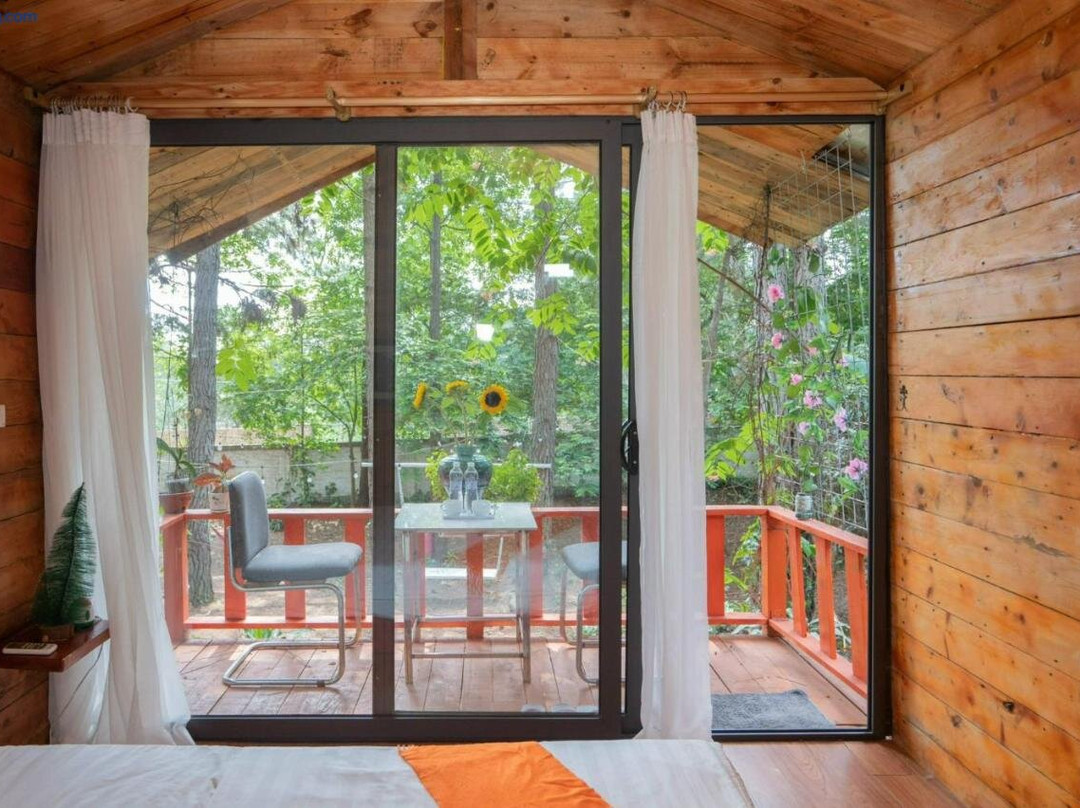 Pine Hill Villas & Camping