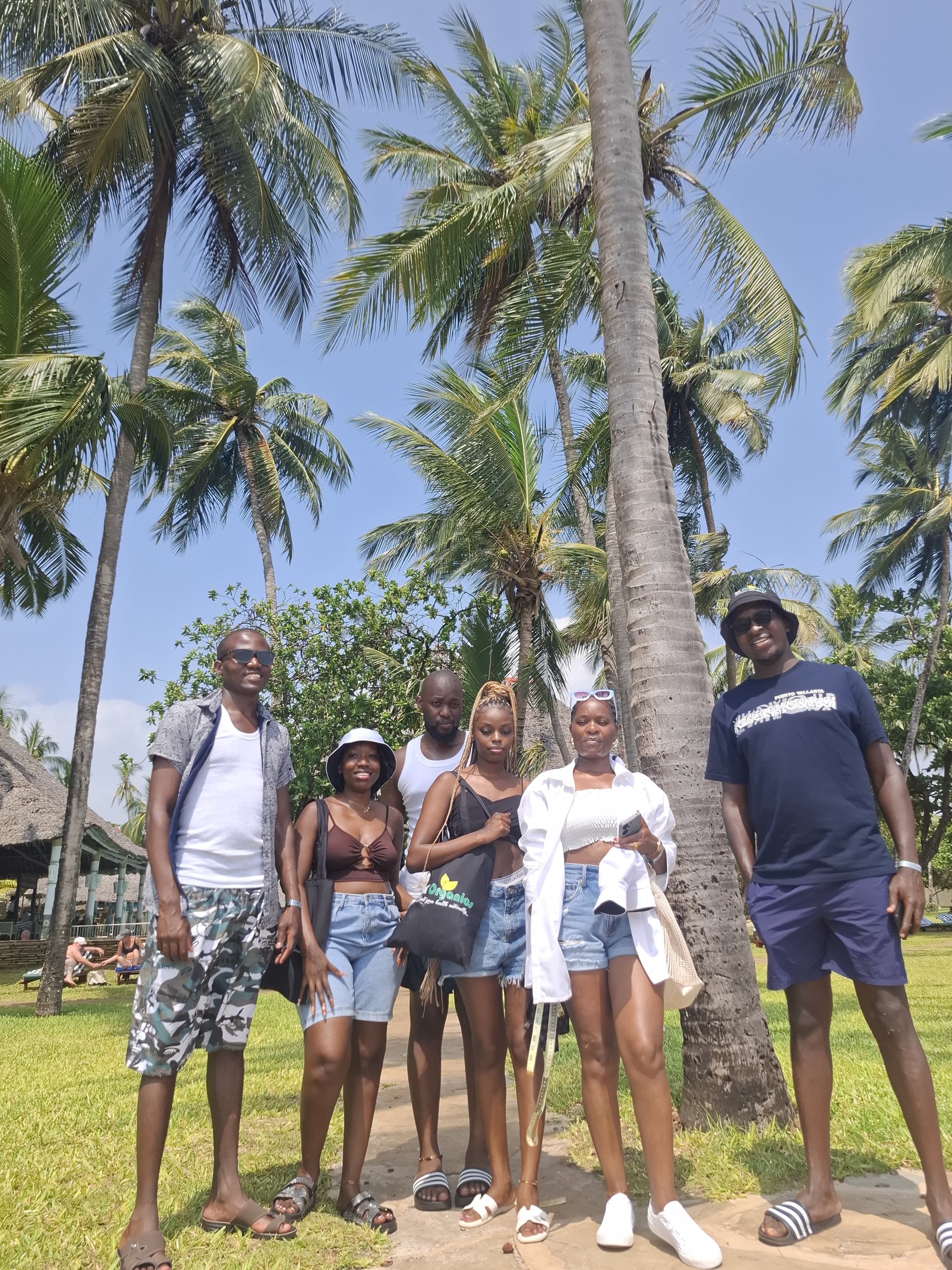 Neptune Village Beach Resort & Spa-官方