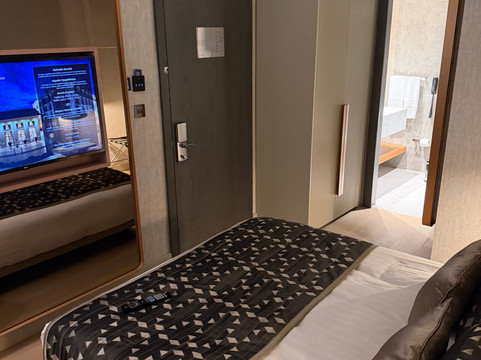 Rocks Hotel Casino主图