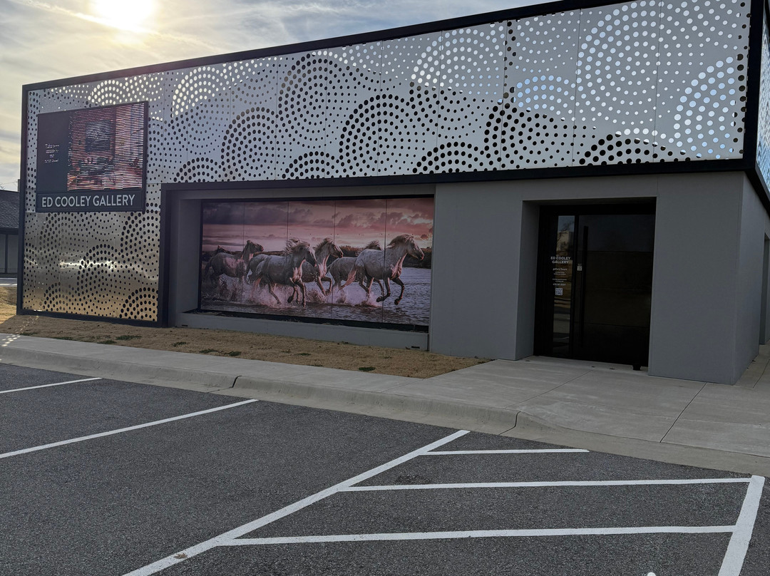 Ed Cooley Gallery-罗杰斯必去景点