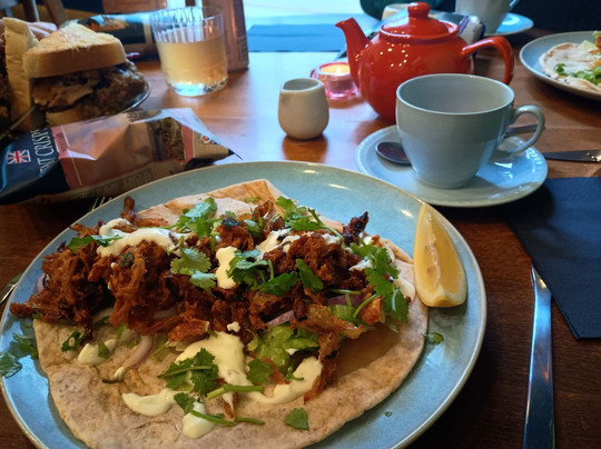 The Earl & The Pussycat