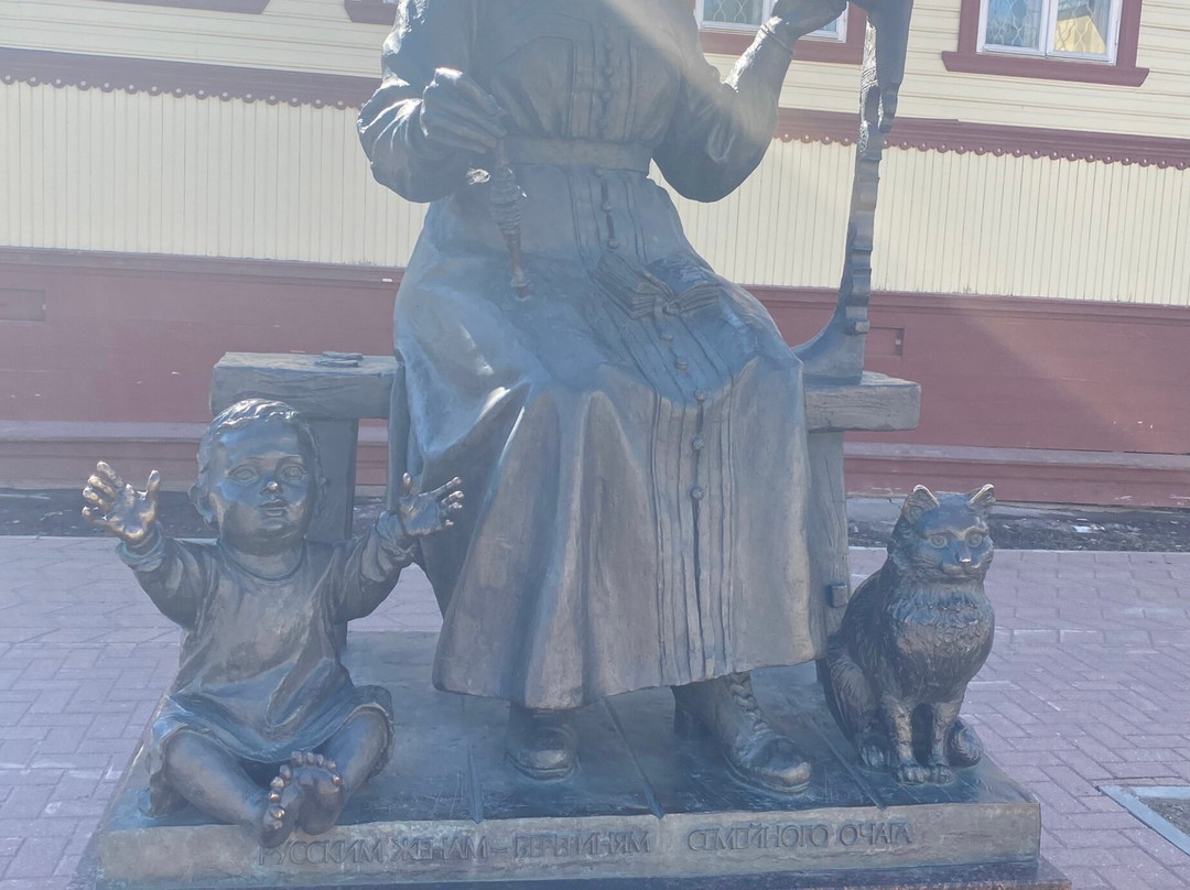 Monument to Russian Wifes - Savers of Family Hearth-阿尔汉格尔斯克必去景点