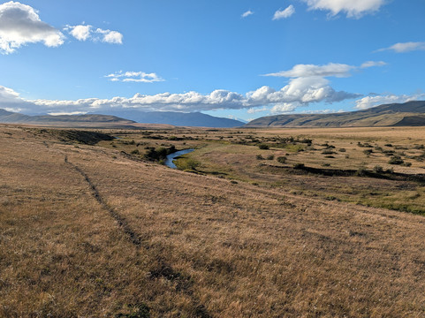 Mosquero Fly Fishing-纳塔莱斯港必去景点