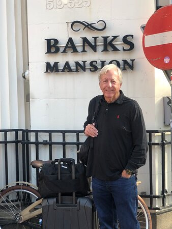 银行大厦-全包式酒店主图