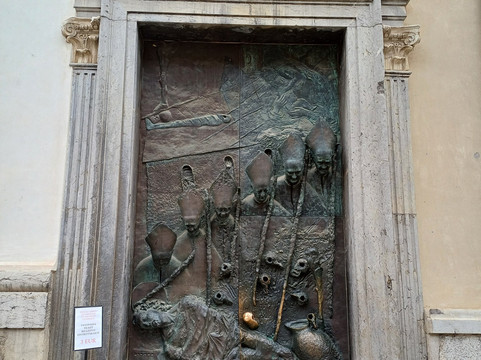 圣尼古拉斯大教堂（Stolnica Sv. Nikolaja）-卢布尔雅那必去景点