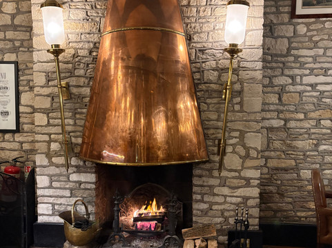 The Snooty Fox Hotel主图