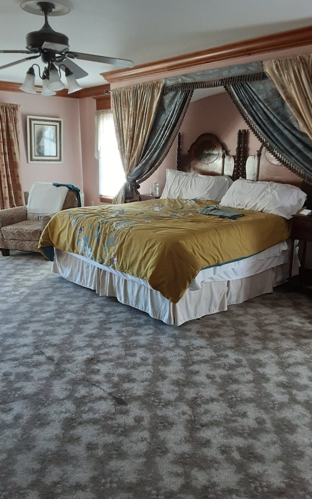 罗斯厅的天使-客卧