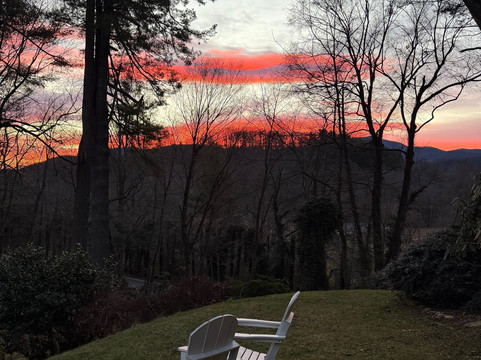 普拉特溪路上黄色小屋酒店主图