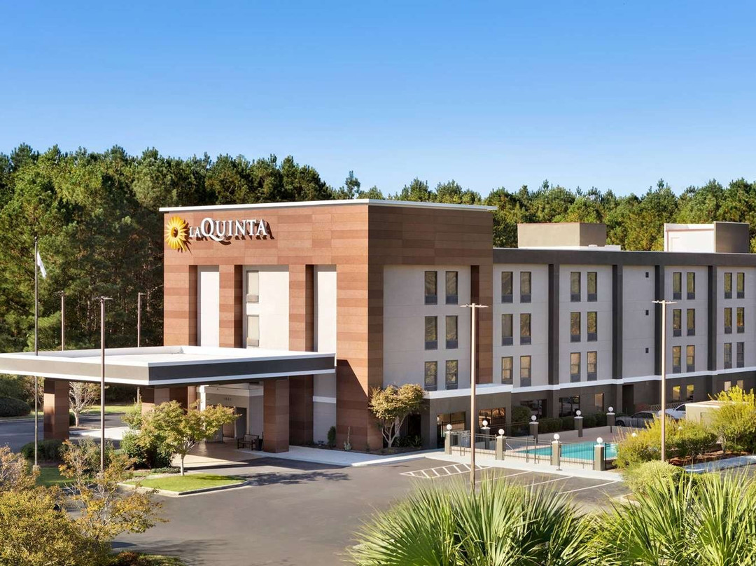 塞尔玛/史密斯菲尔德I-95拉昆塔温德姆套房酒店