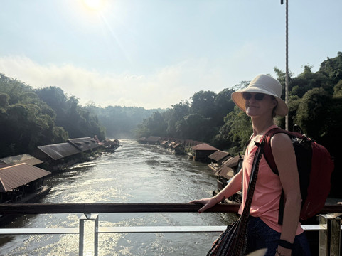 DeeDee Tours-北碧必去景点