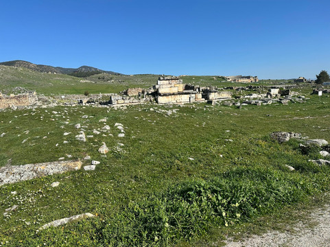 Anatolia Cemetery-巴穆卡丽必去景点