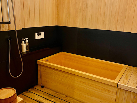 竹原盐场镇日本酒店主图