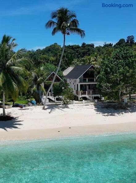 Kupu Kupu Villas Mentawai