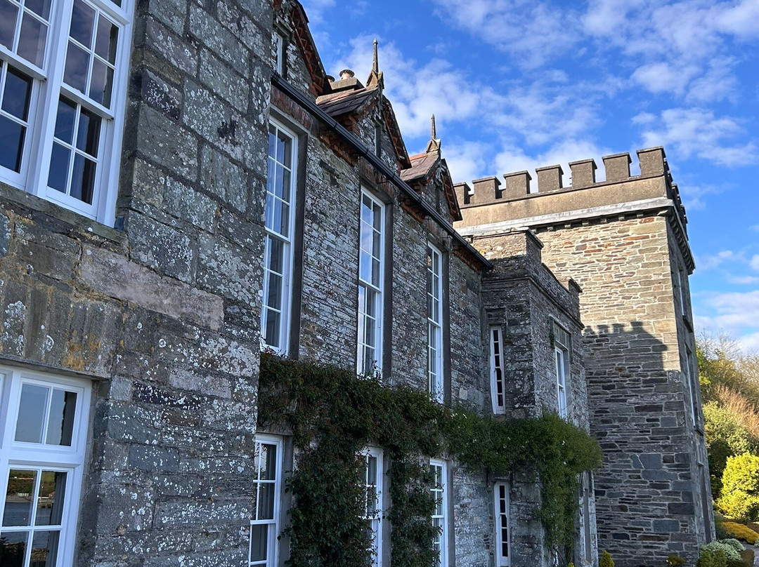 The Castle主图