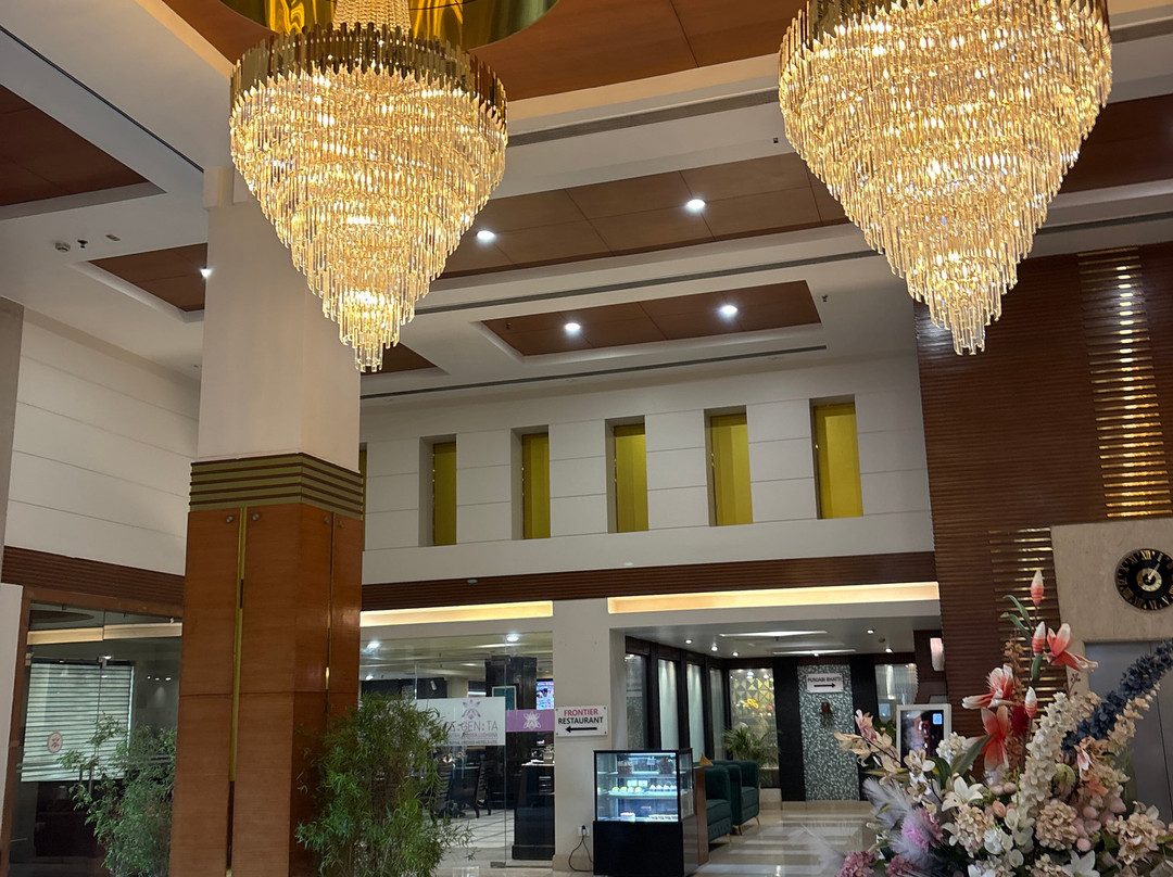 丽晶卢迪亚纳中央经典酒店主图
