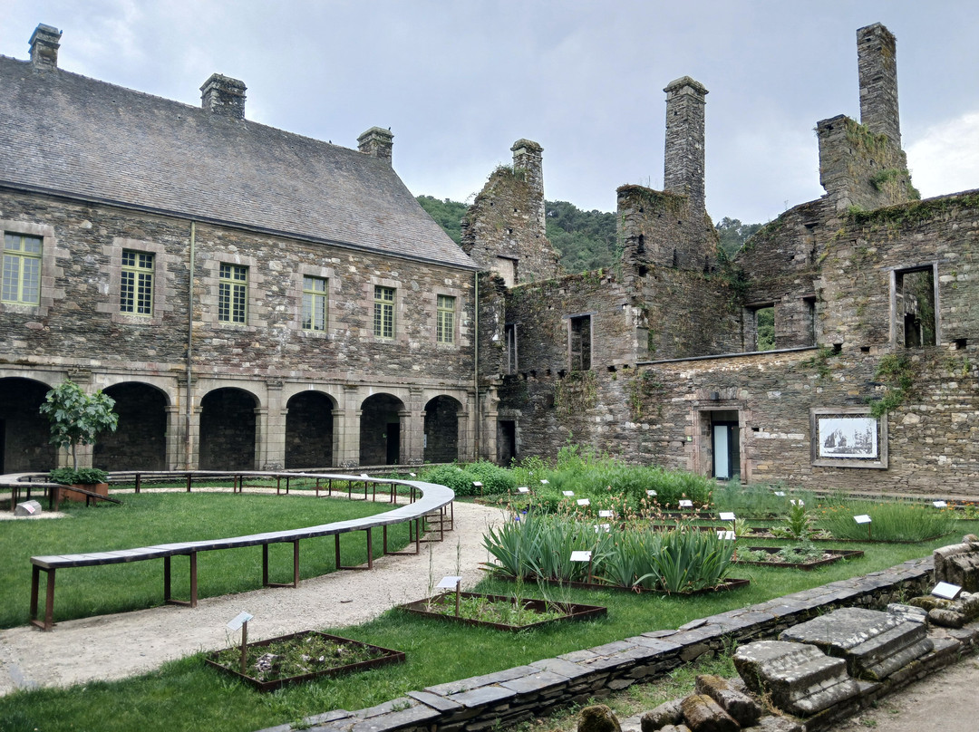 Abbaye de Bon-Repos-圣-热尔旺必去景点