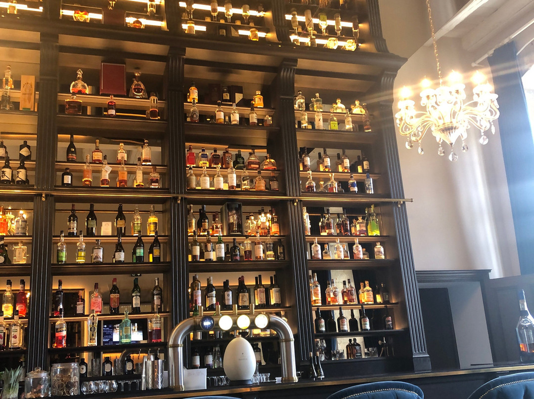 阿巴耶维勒内弗酒店主图