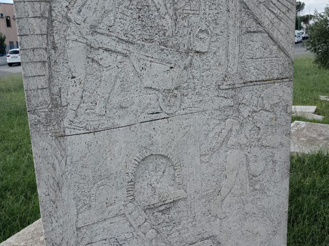 monumento "I lavori artigianali"-Acilia必去景点