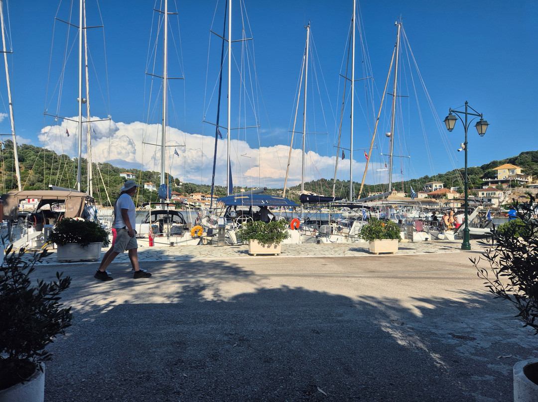 Odyseas Marina-Meganisi必去景点