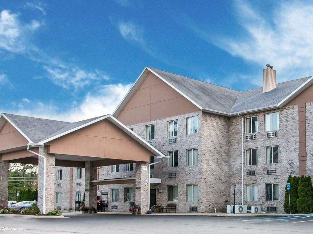 Fremont酒店住宿-Comfort Inn Whitehall Near Michigan's Adventure