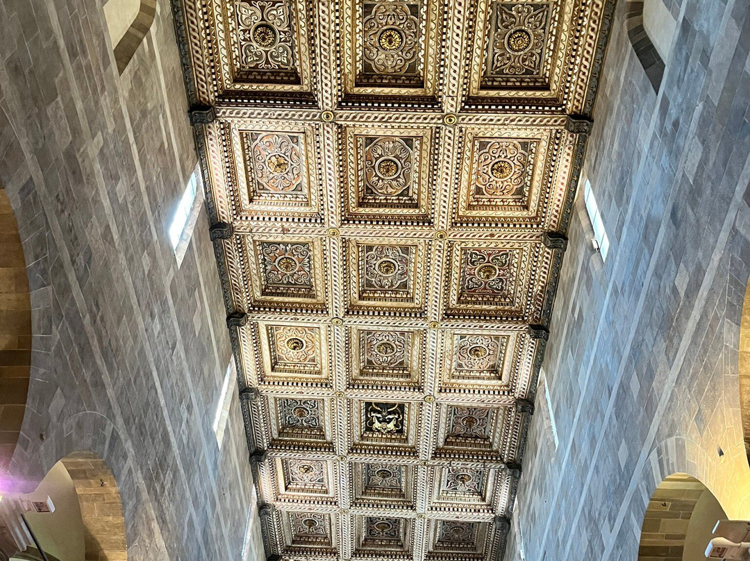 Chiesa e Battistero di San Giovanni e Santa Reparata-卢卡必去景点