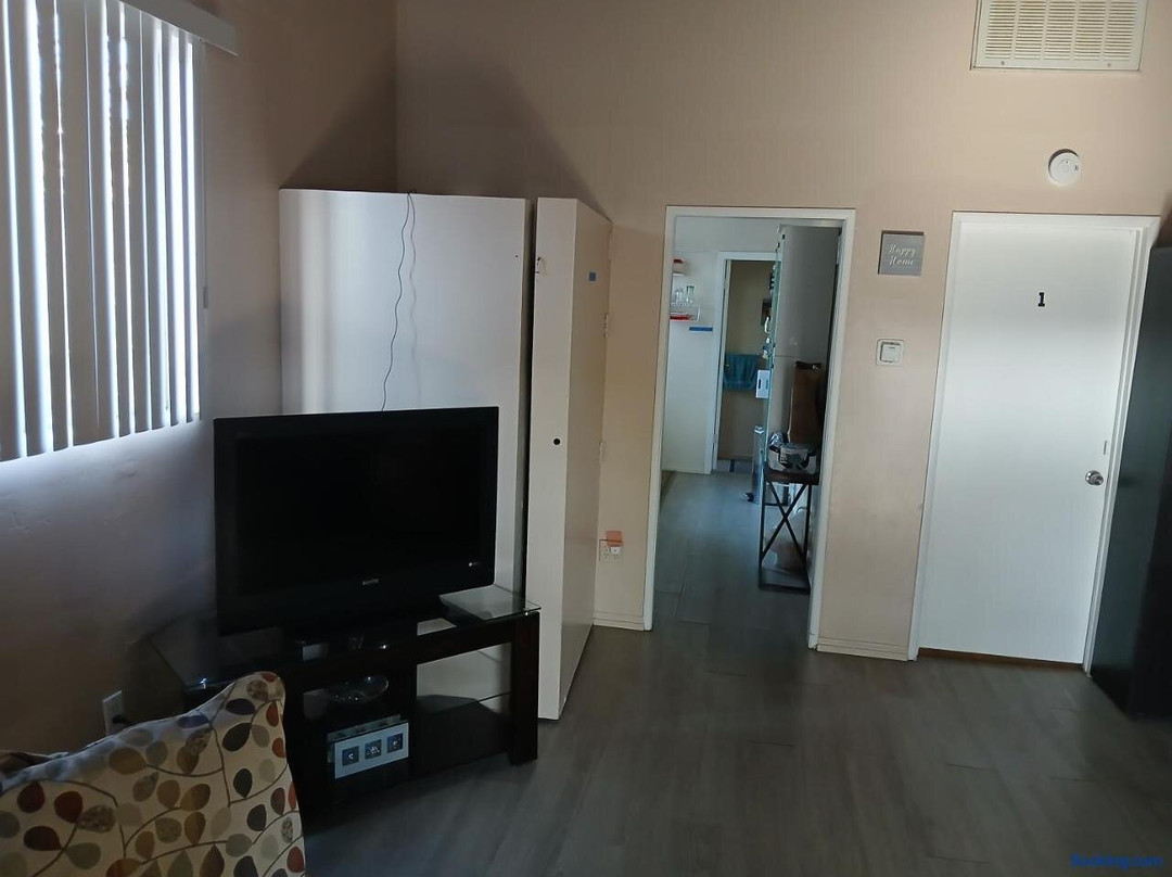 Handcraft Cabin LAX Port of LA 20 Min Away