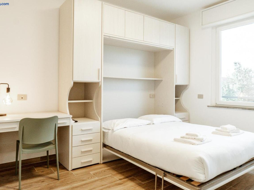 Silvia's Luxury Suites by RentMax