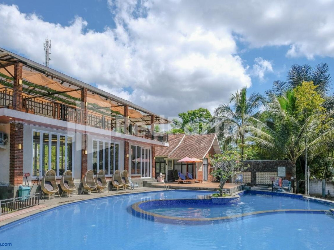 Oemah Tahu Banjarnegara Resto and Resort Mitra RedDoorz