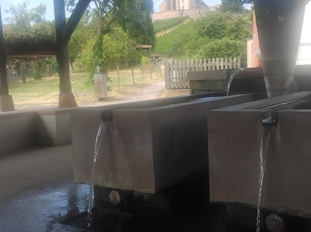 Fontaine Sainte Hune-汉拿威必去景点