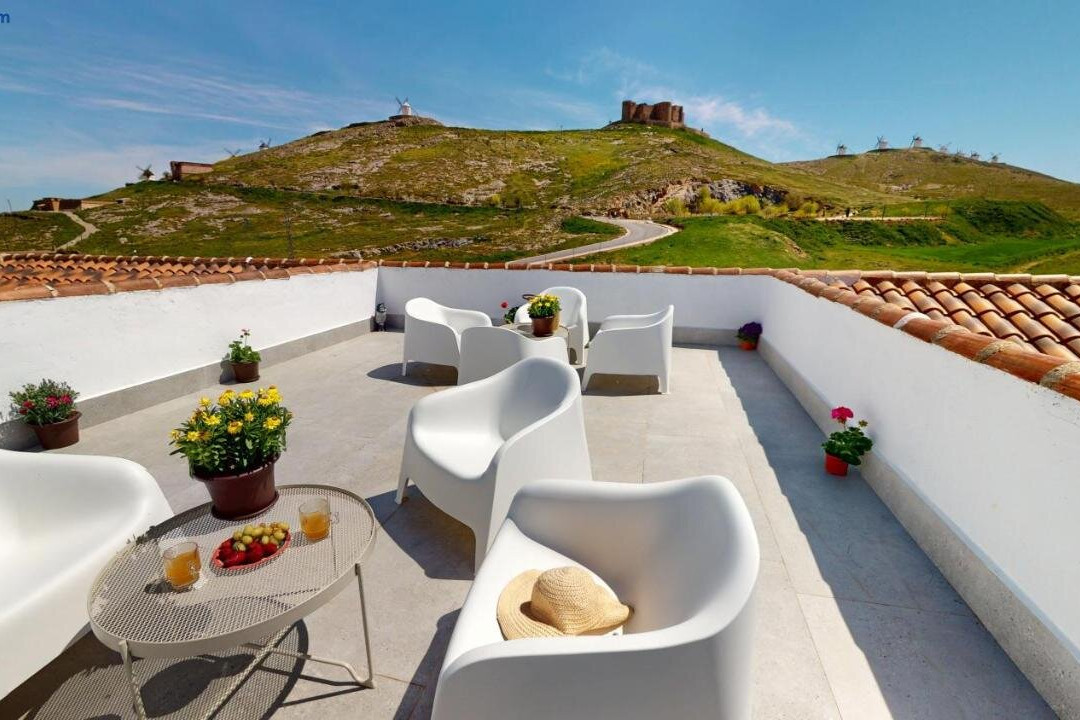 Apartamentos Consuegra frente a los molinos