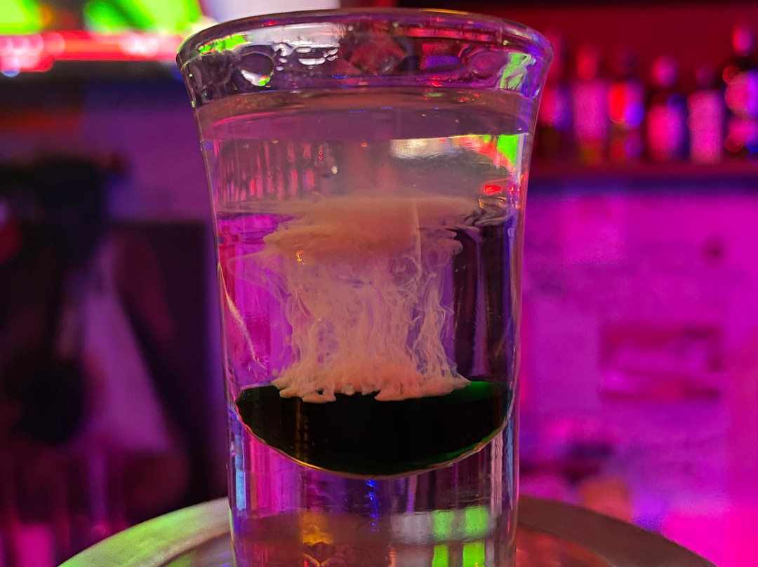 B52 Joe's Bar Bangsak-Bang Muang必去景点