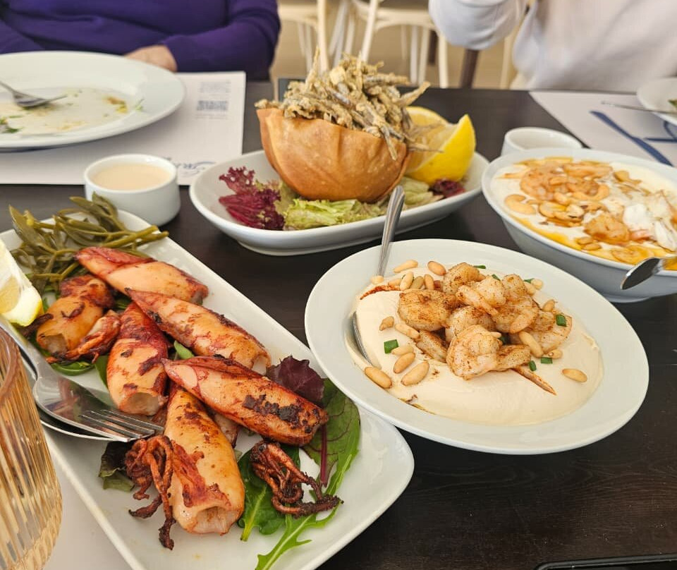 Le Grand Bleu Restaurant