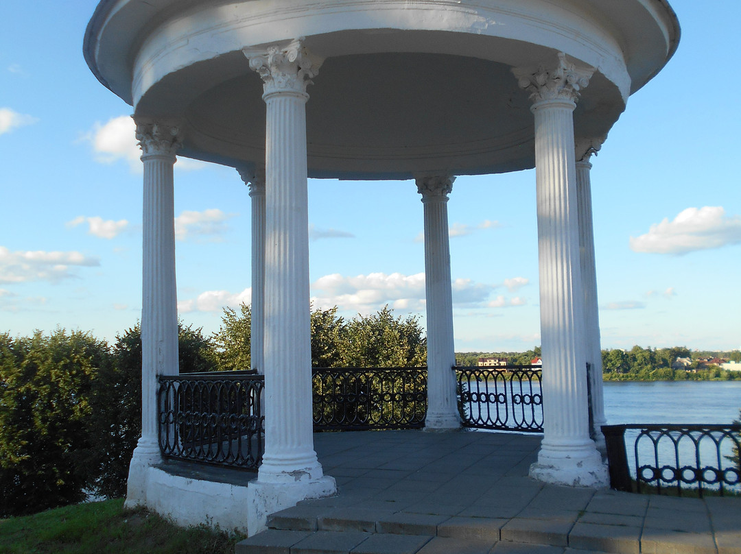 Pavilion on Volga's harbour-雅罗斯拉夫必去景点