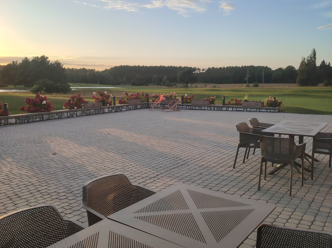 Kalinowe Pola Golf Village主图