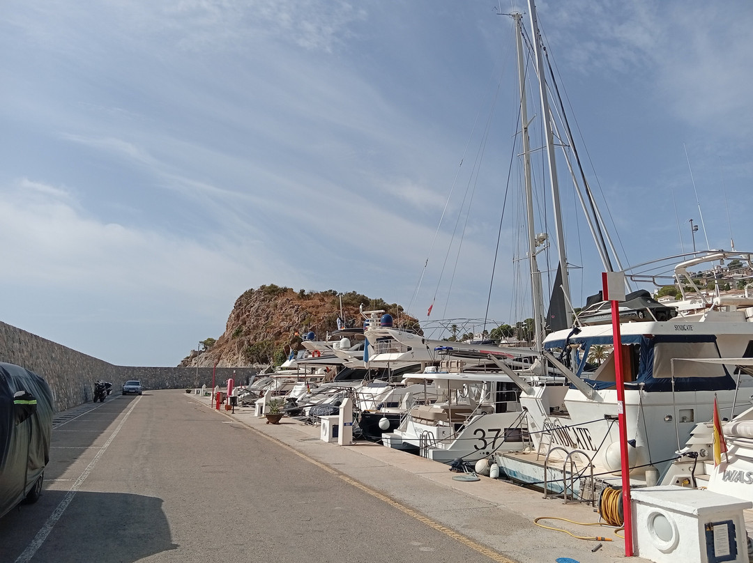 Puerto Deportivo Marina del Este-阿尔穆涅卡尔必去景点