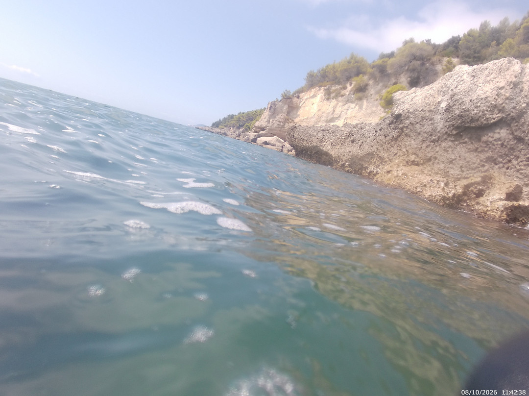 Spiaggia dei Sassolini-Scauri必去景点