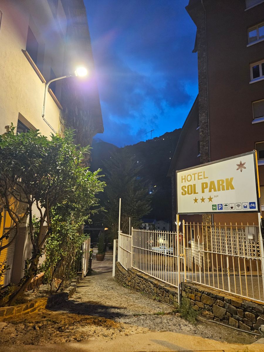 索尔公园酒店-旅行者