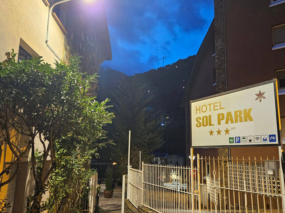 索尔公园酒店主图