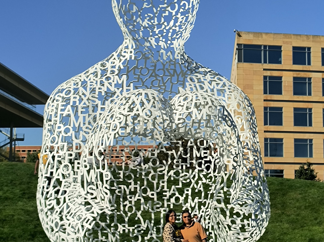 Pappajohn Sculpture Park-得梅因必去景点