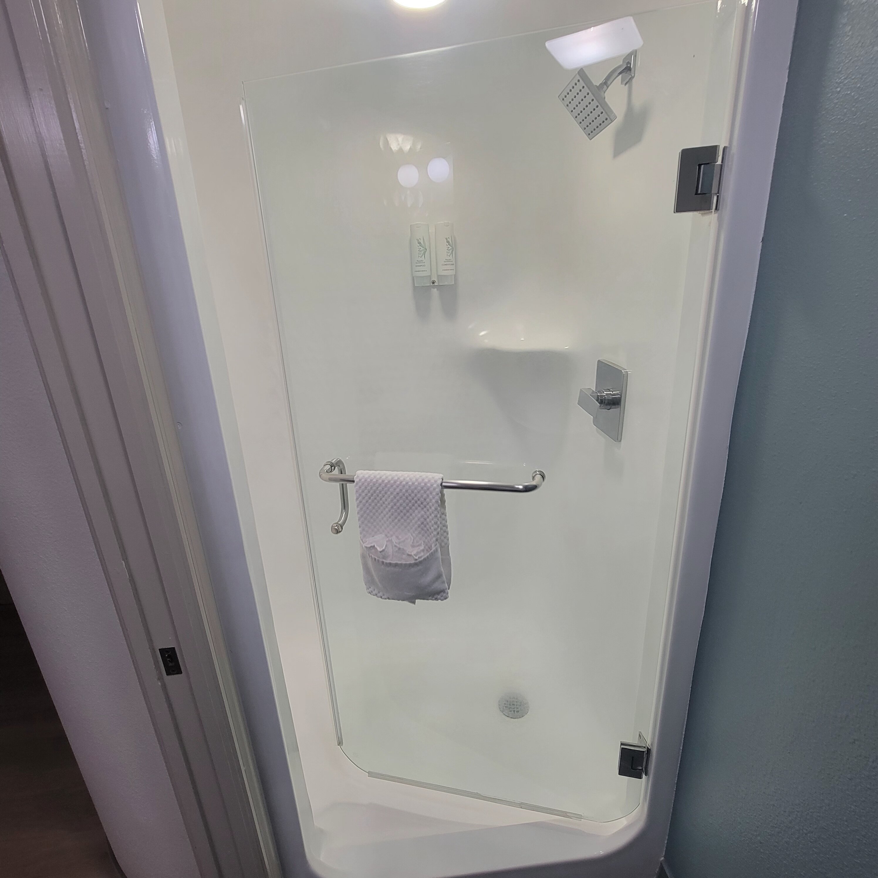 圣彼得堡克利尔沃特舒眠酒店-旅行者
