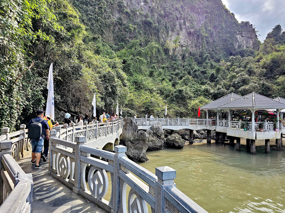 Sung Sot Cave-下龙湾必去景点