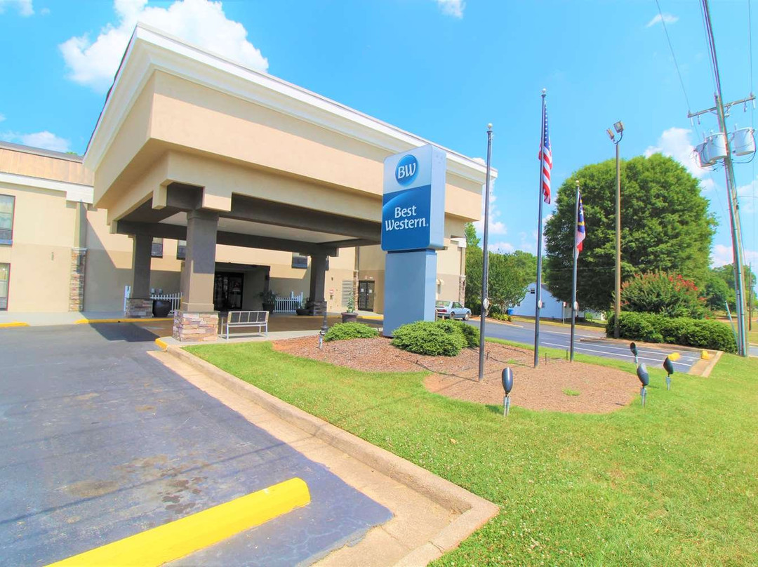 阿尔伯马尔希尔顿恒庭酒店主图