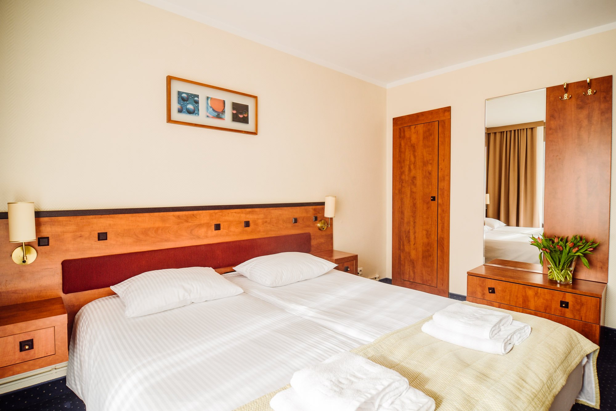 Gold Hotel-官方
