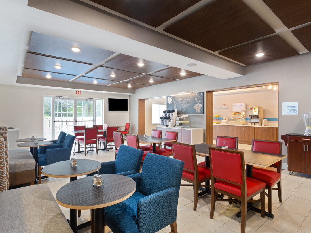 Holiday Inn Express & Suites Tavares - Leesburg by IHG主图