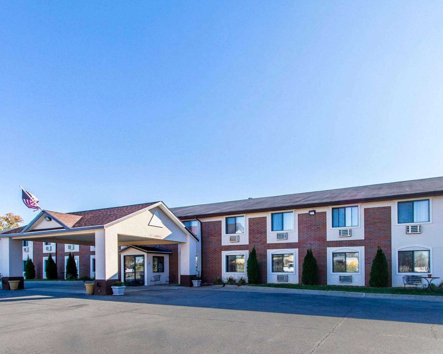 Quality Inn & Suites-官方