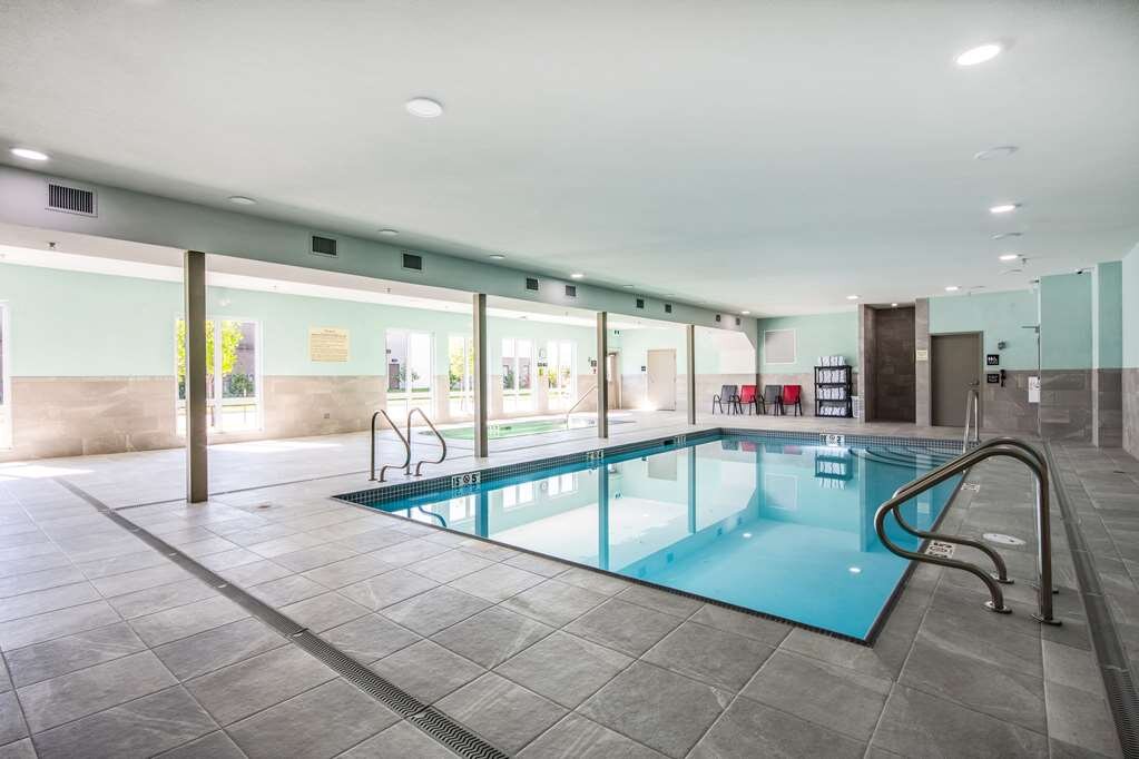 Hampton Inn & Suites by Hilton Edmonton St. Albert-官方