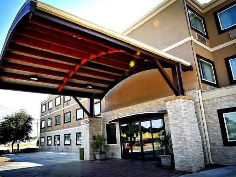 阿灵顿北贝斯特韦斯特优质套房酒店主图