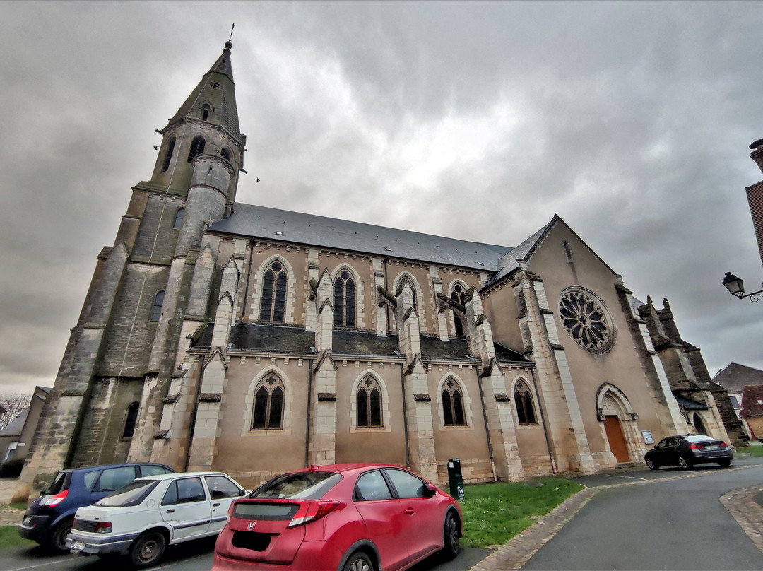 Eglise Saint-laurian À Vatan景点图片