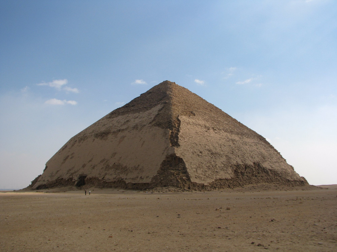 Ibshaway旅游景点-Bent Pyramid
